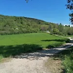 Spacious Countryside Escape בית נופש