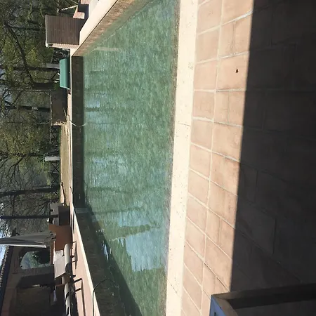 Spacious Countryside Escape *